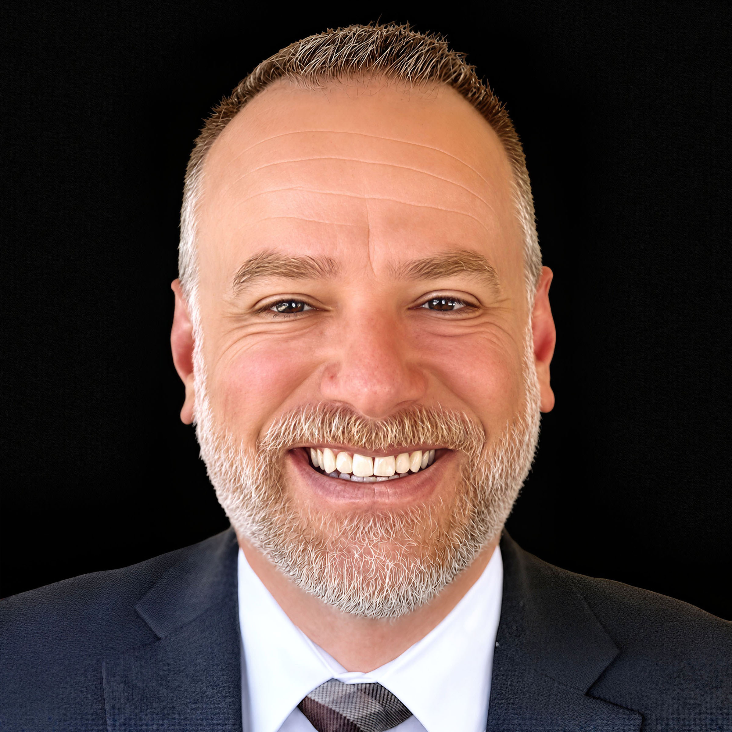A portrait of Russ Miller